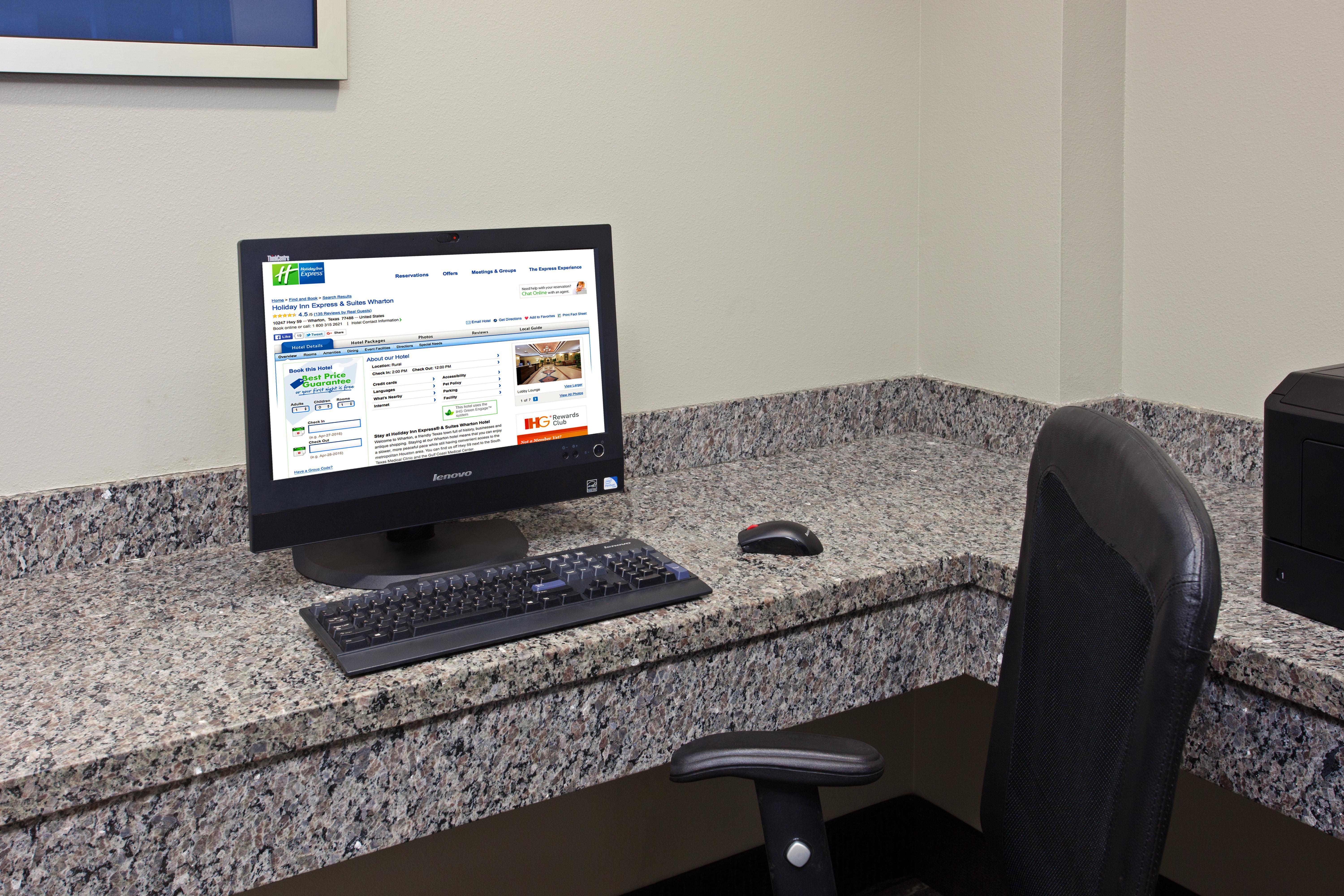 Holiday Inn Express & Suites Wharton By Ihg Esterno foto