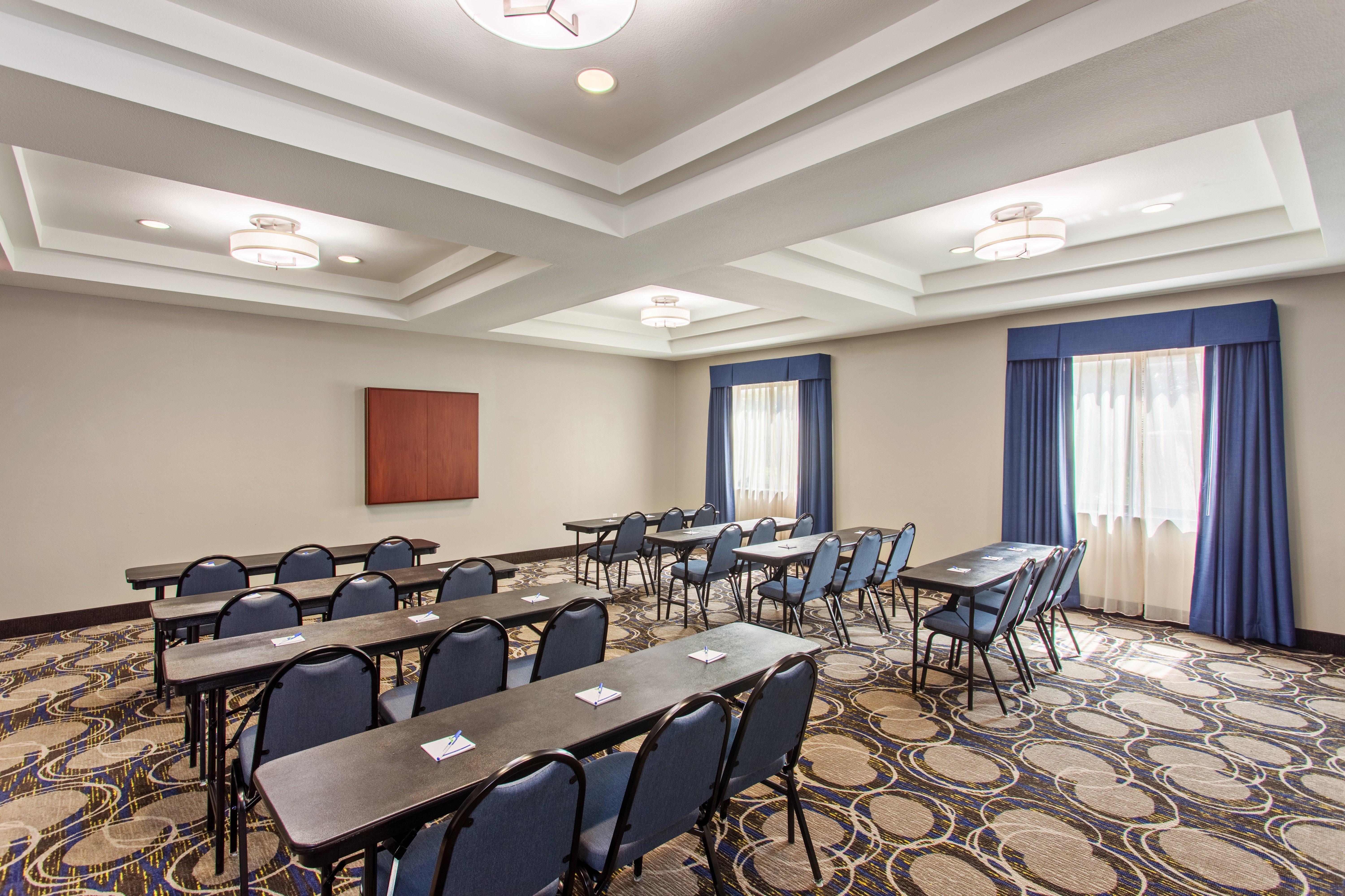 Holiday Inn Express & Suites Wharton By Ihg Esterno foto
