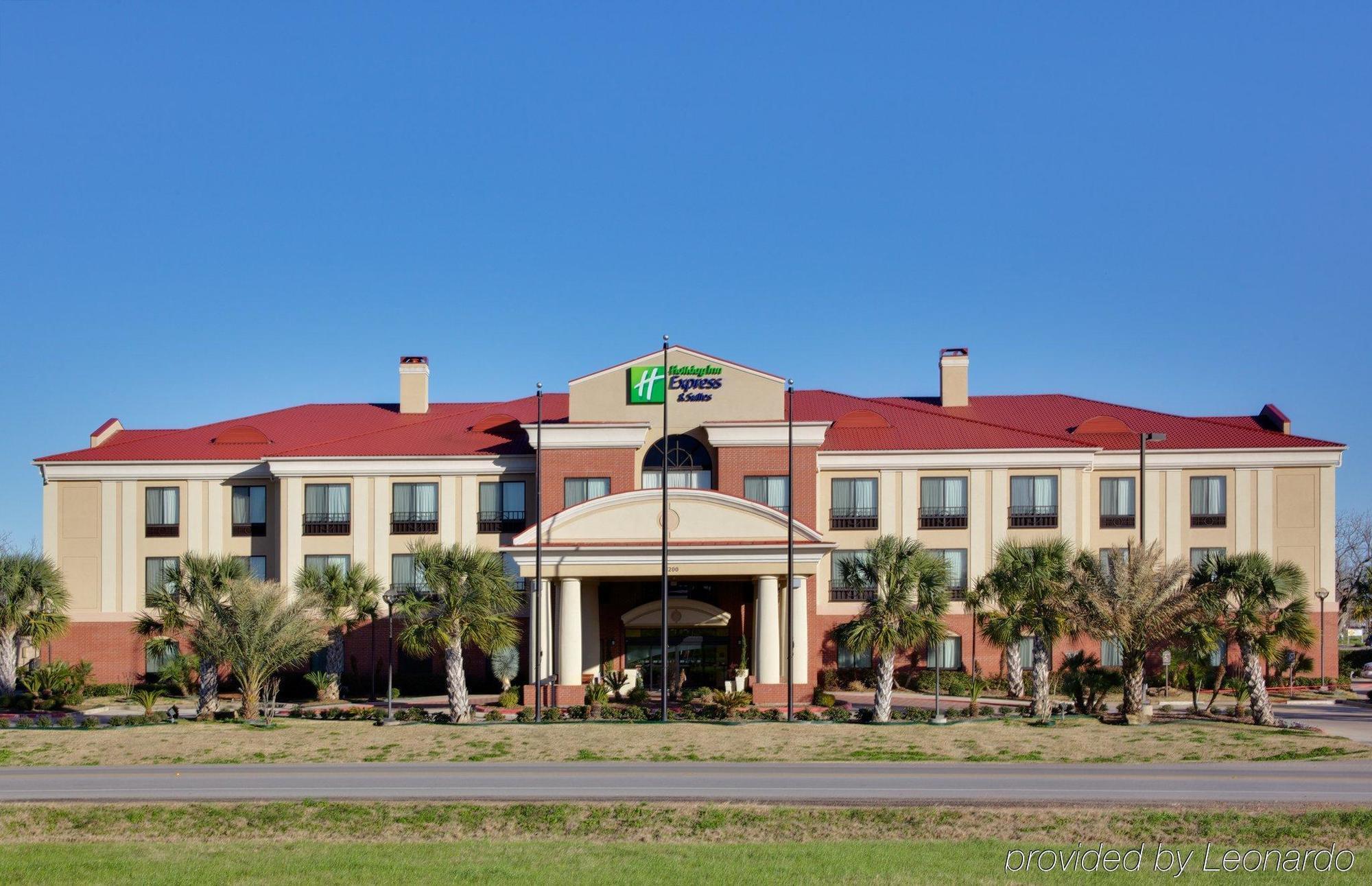 Holiday Inn Express & Suites Wharton By Ihg Esterno foto